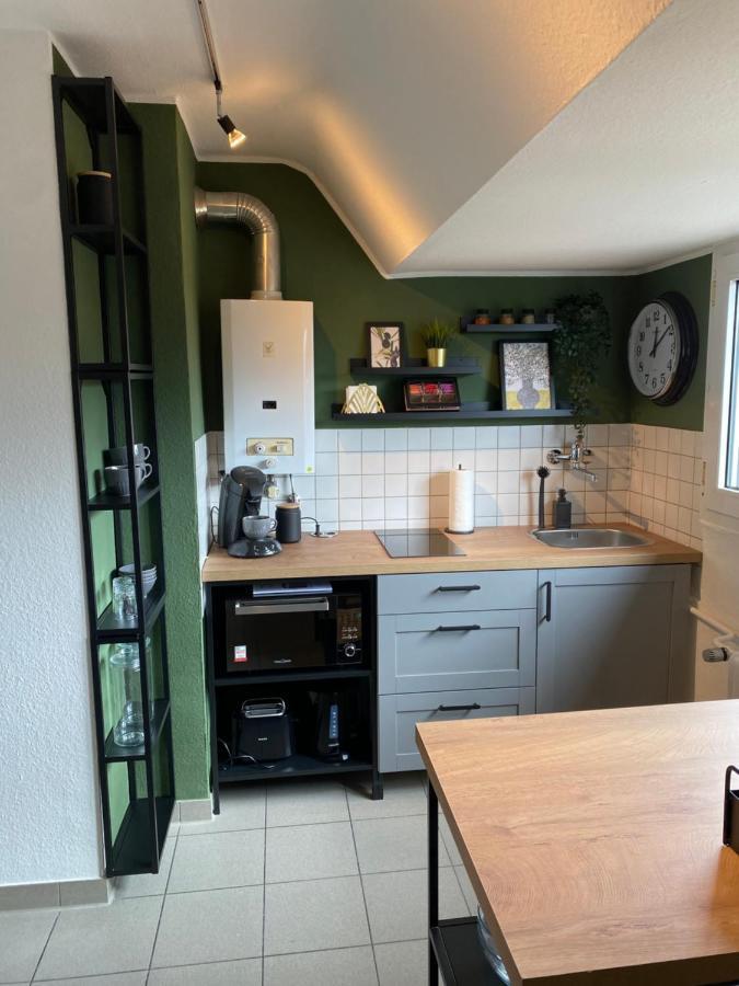 Bostel 1 - Modernes Dachgeschoss-Studio In Duisburg Meiderich, 4,7 Km Hbf, U-Bahn 250M, Flughafen Duesseldorf 28 Km, Landschaftspark 2,9 Km, 5 Gehminuten Von Herzklinik Entfernt Exterior foto
